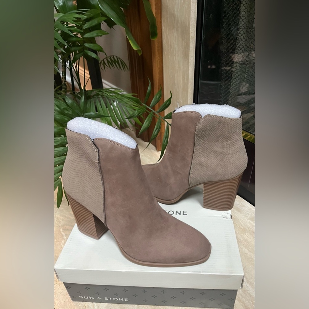 NWT Sun + Stone Women’s Gracey Faux Suede Booties - Picture 6 of 12
